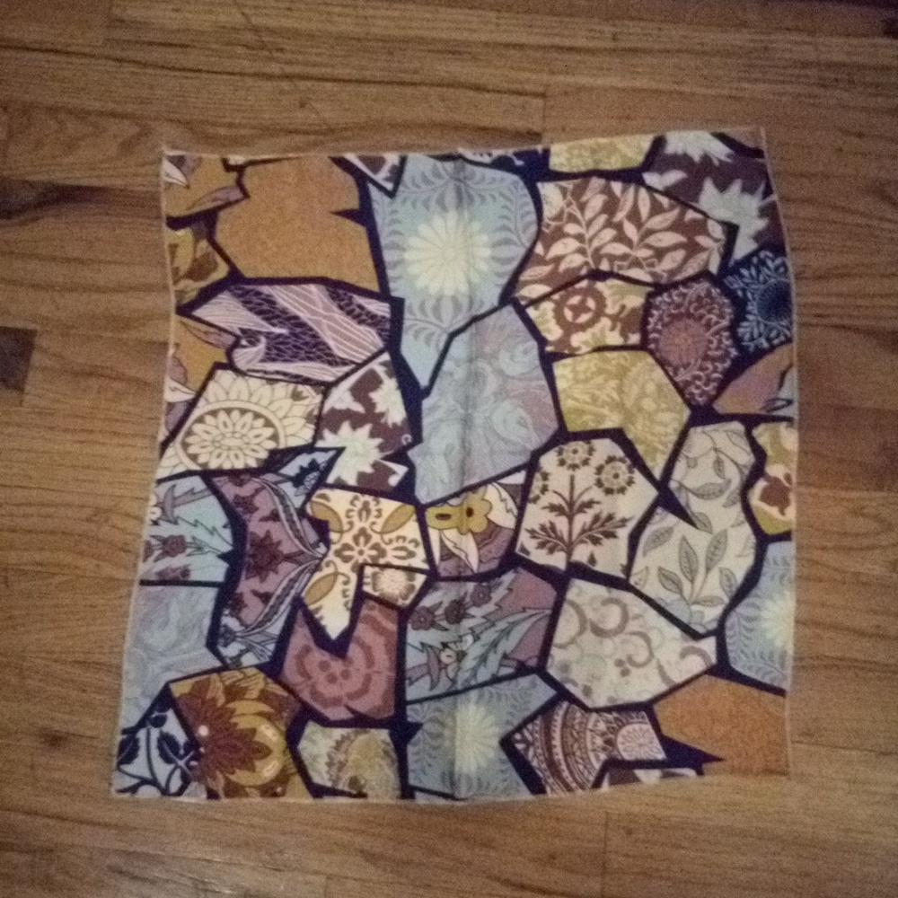Mini Scarf - Picture 2 of 2
